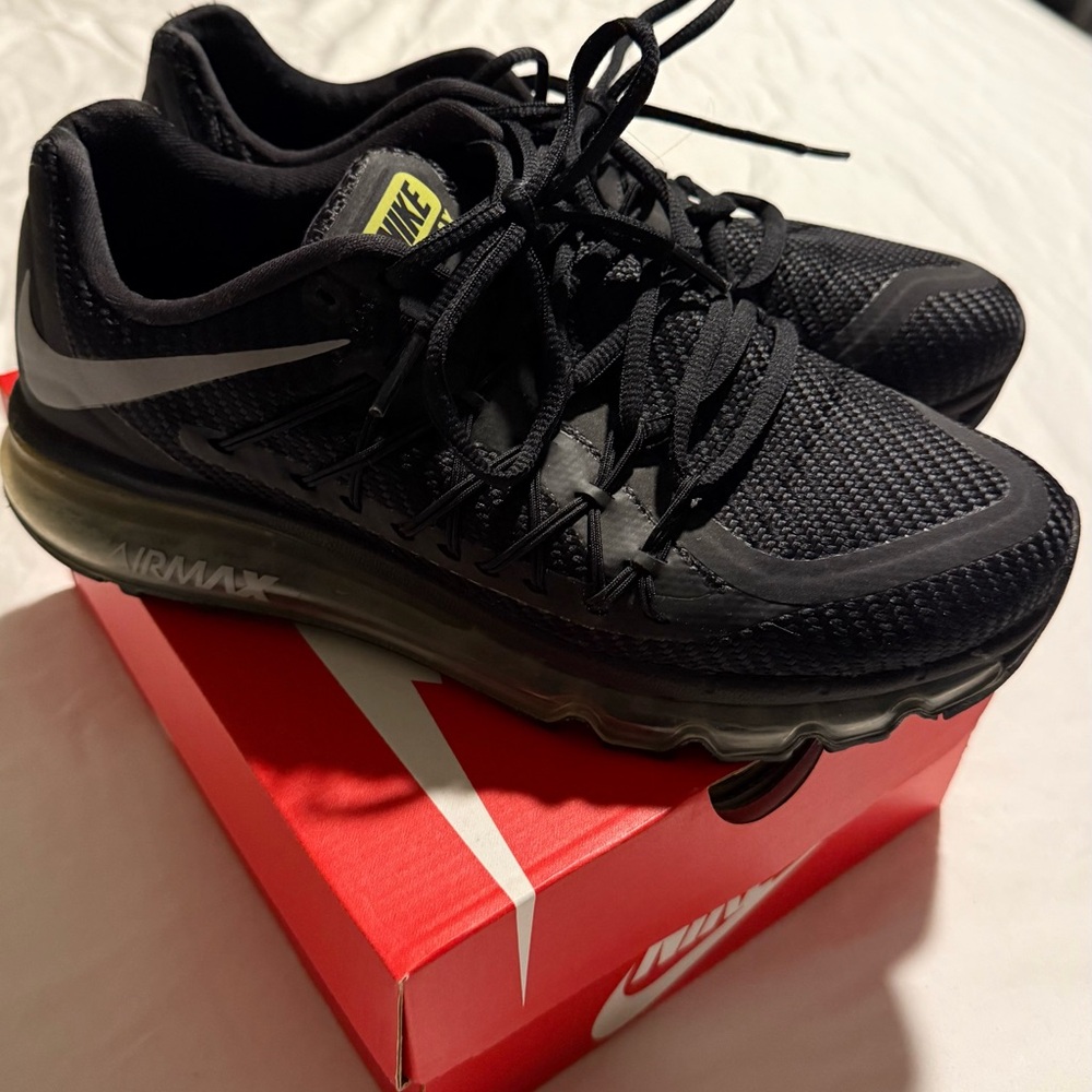 Nike Air Max Men's Black and Gray Athletic Shoes